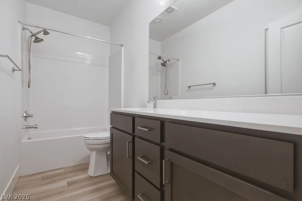 9958 Egan Valley, Las Vegas, NV 89166