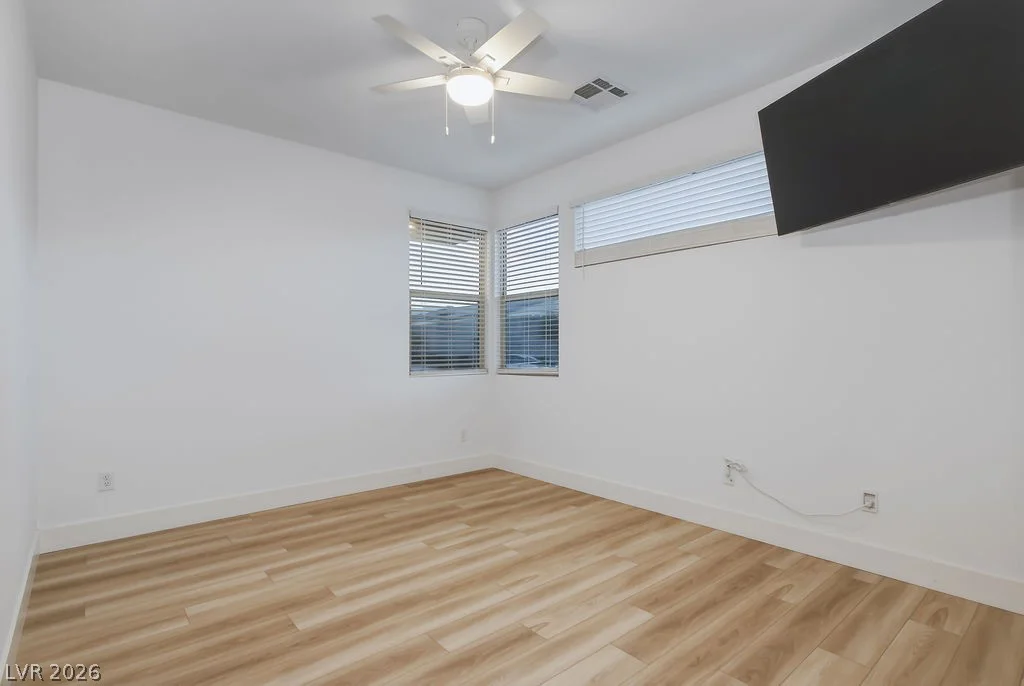 9958 Egan Valley, Las Vegas, NV 89166