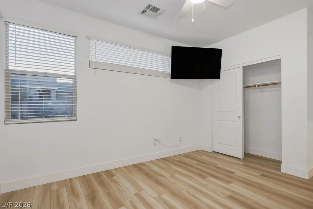 9958 Egan Valley, Las Vegas, NV 89166