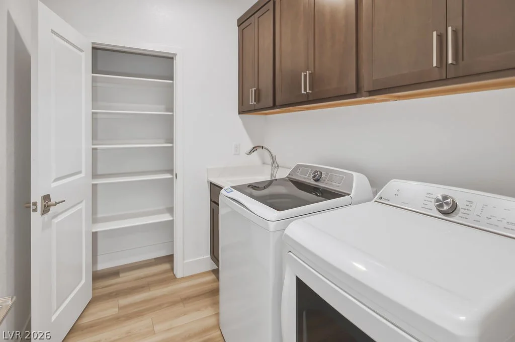 9958 Egan Valley, Las Vegas, NV 89166