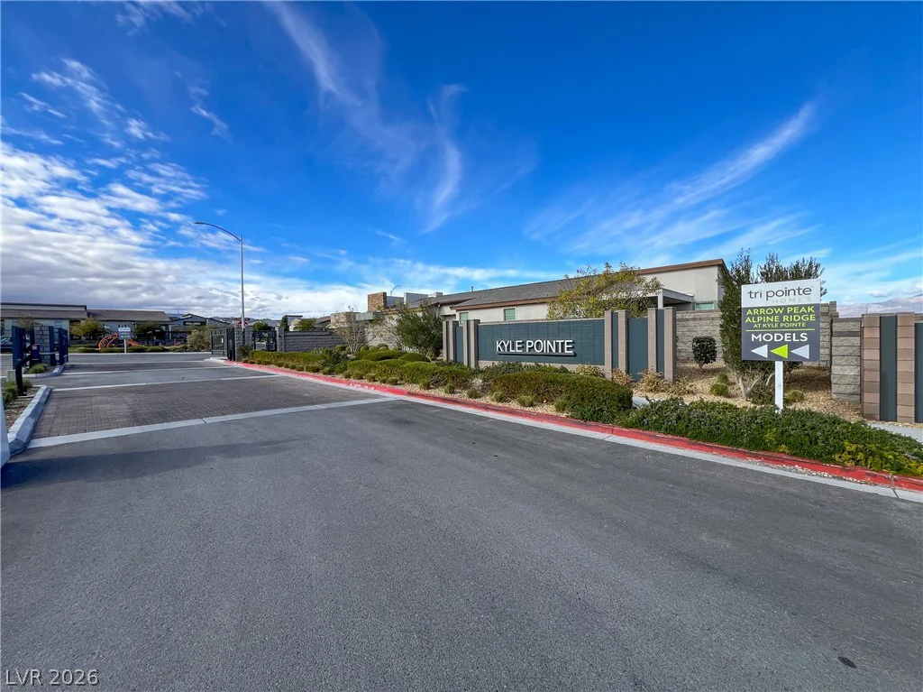 9958 Egan Valley, Las Vegas, NV 89166