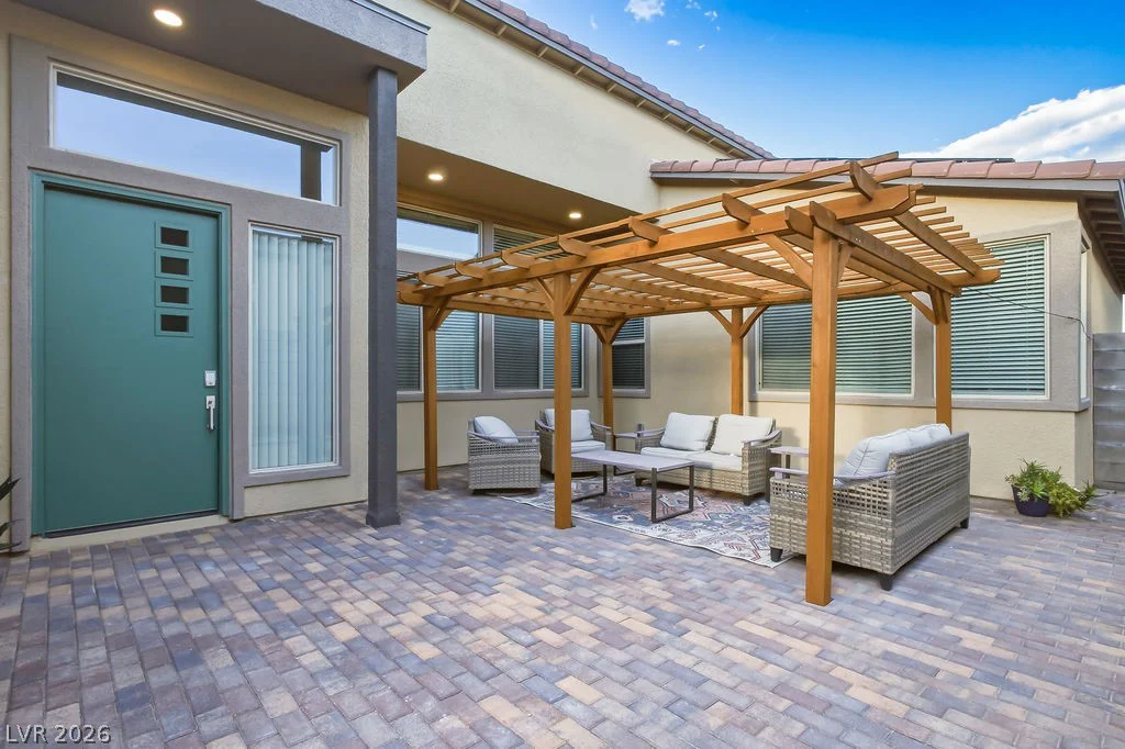 9958 Egan Valley, Las Vegas, NV 89166