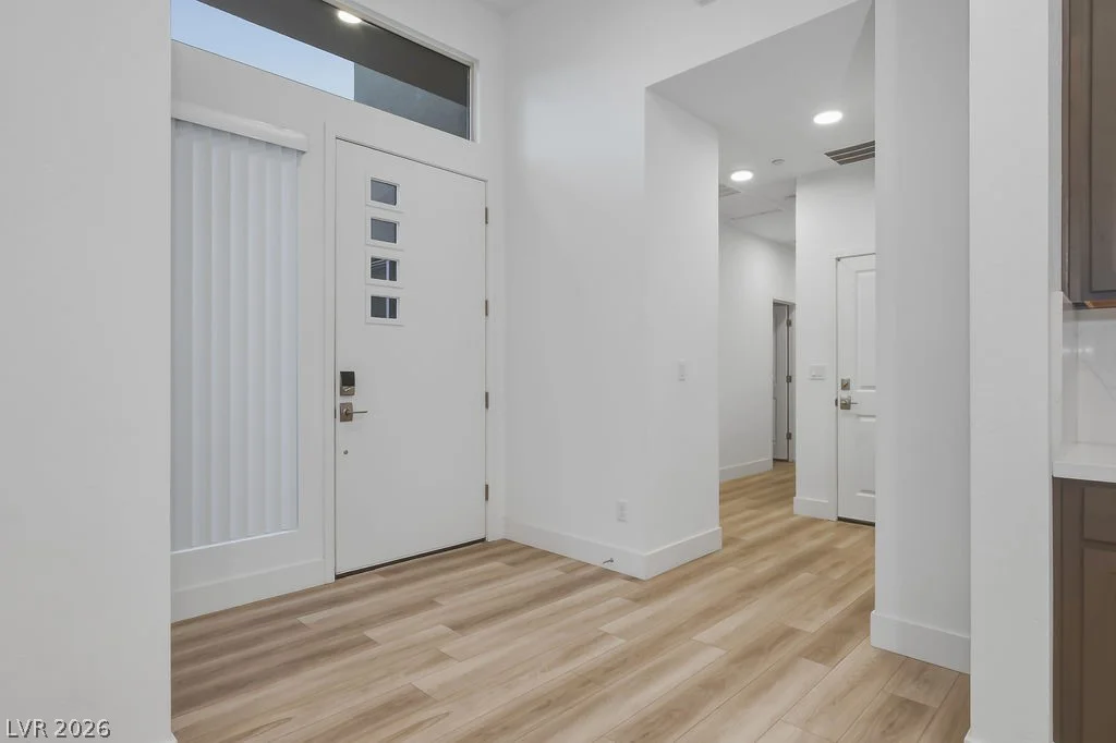 9958 Egan Valley, Las Vegas, NV 89166