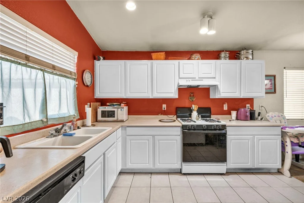 3380 Blue Ash, Las Vegas, NV 89122