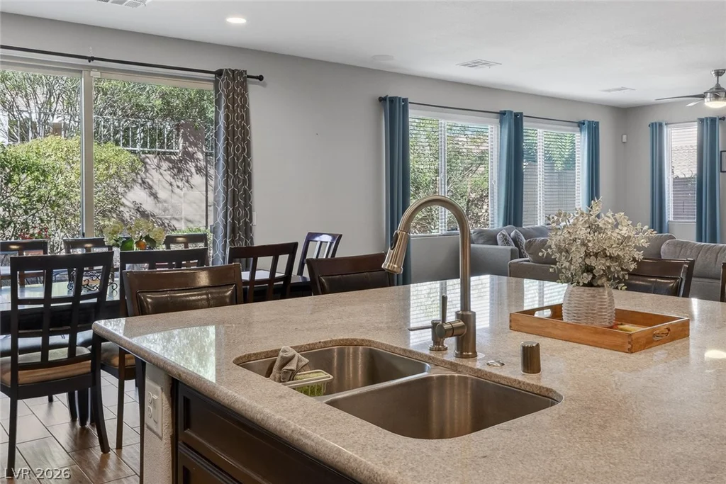 3246 Grayson Lake, Las Vegas, NV 89129