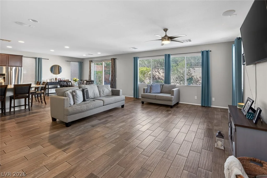 3246 Grayson Lake, Las Vegas, NV 89129
