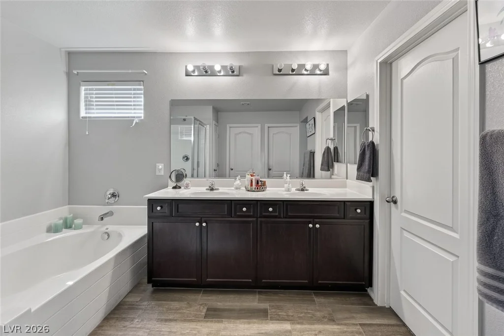 3246 Grayson Lake, Las Vegas, NV 89129