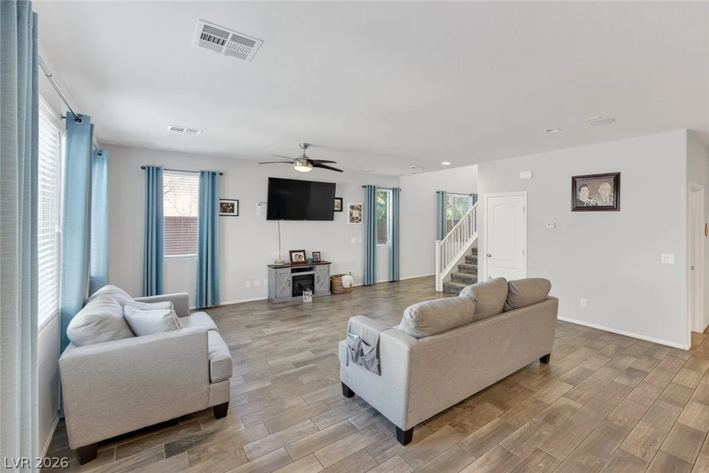3246 Grayson Lake, Las Vegas, NV 89129