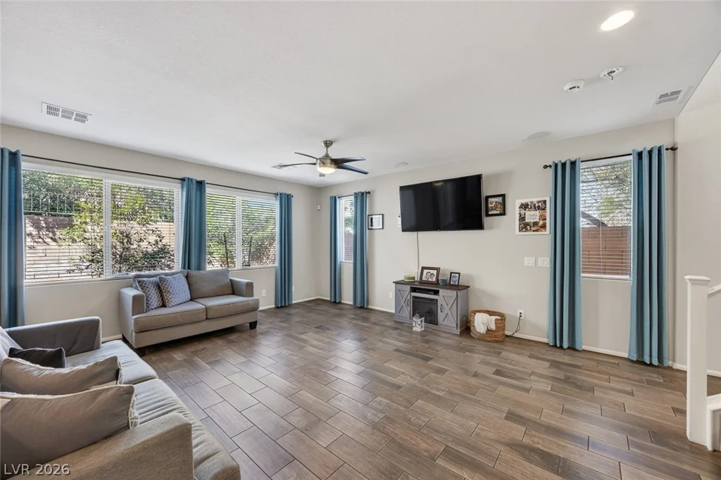 3246 Grayson Lake, Las Vegas, NV 89129