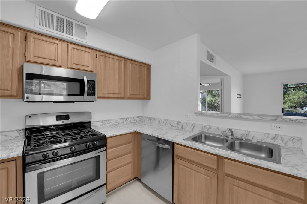 5710 Tropicana, Las Vegas, NV 89122