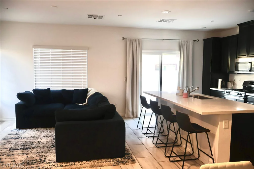 7214 Decatur, Las Vegas, NV 89131
