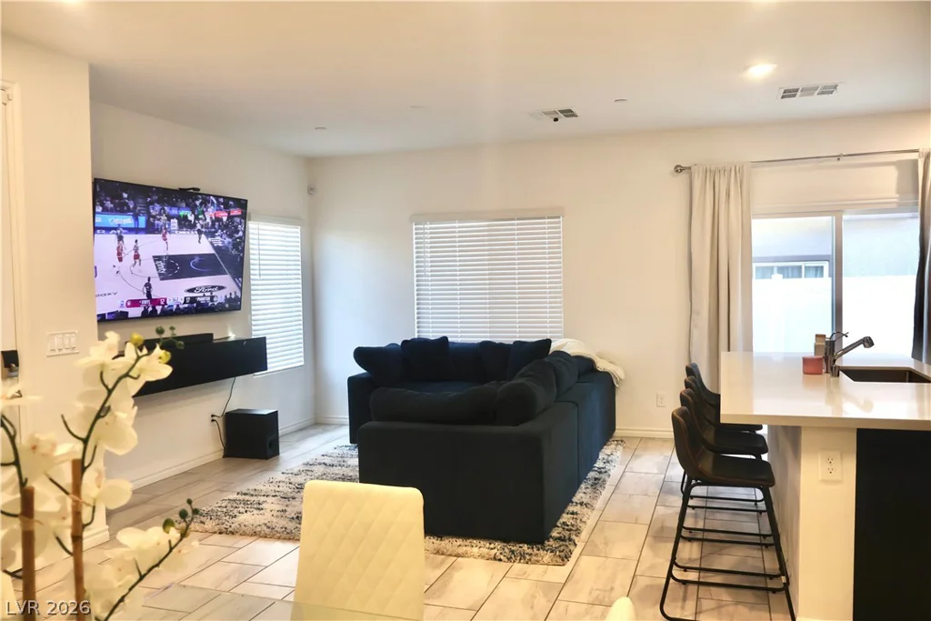 7214 Decatur, Las Vegas, NV 89131