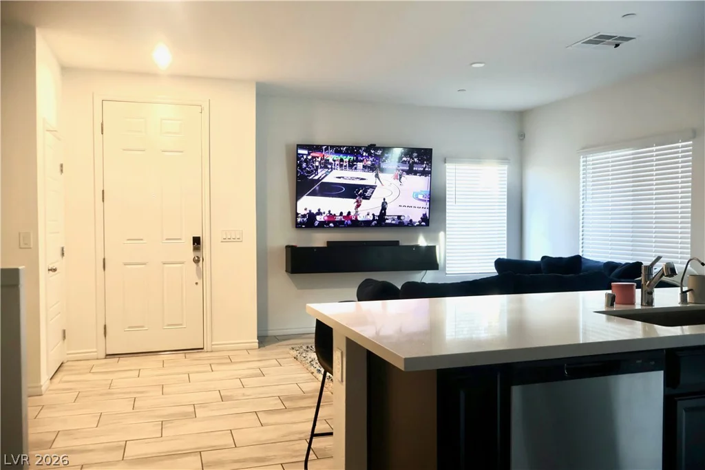 7214 Decatur, Las Vegas, NV 89131