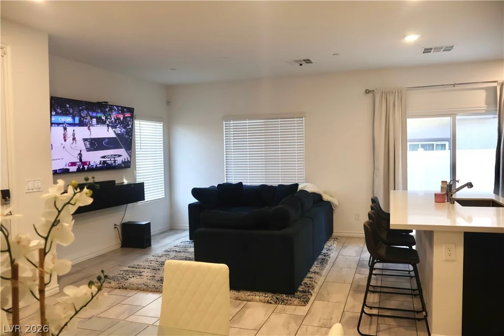 7214 Decatur, Las Vegas, NV 89131