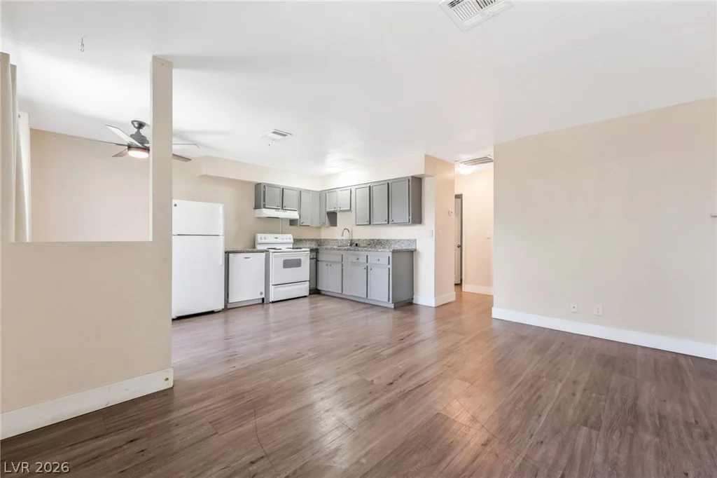 4300 Lamont, Las Vegas, NV 89115