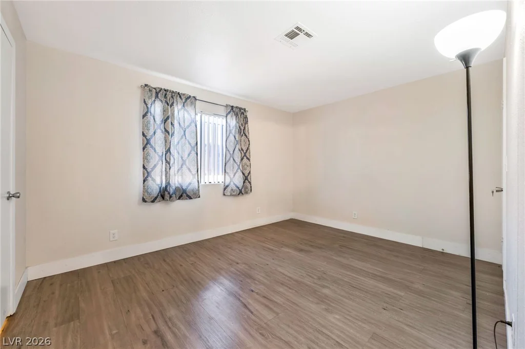 4300 Lamont, Las Vegas, NV 89115