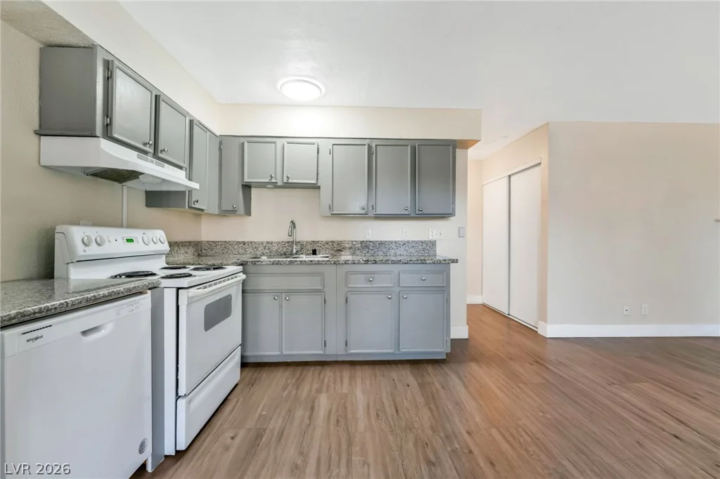 4300 Lamont, Las Vegas, NV 89115