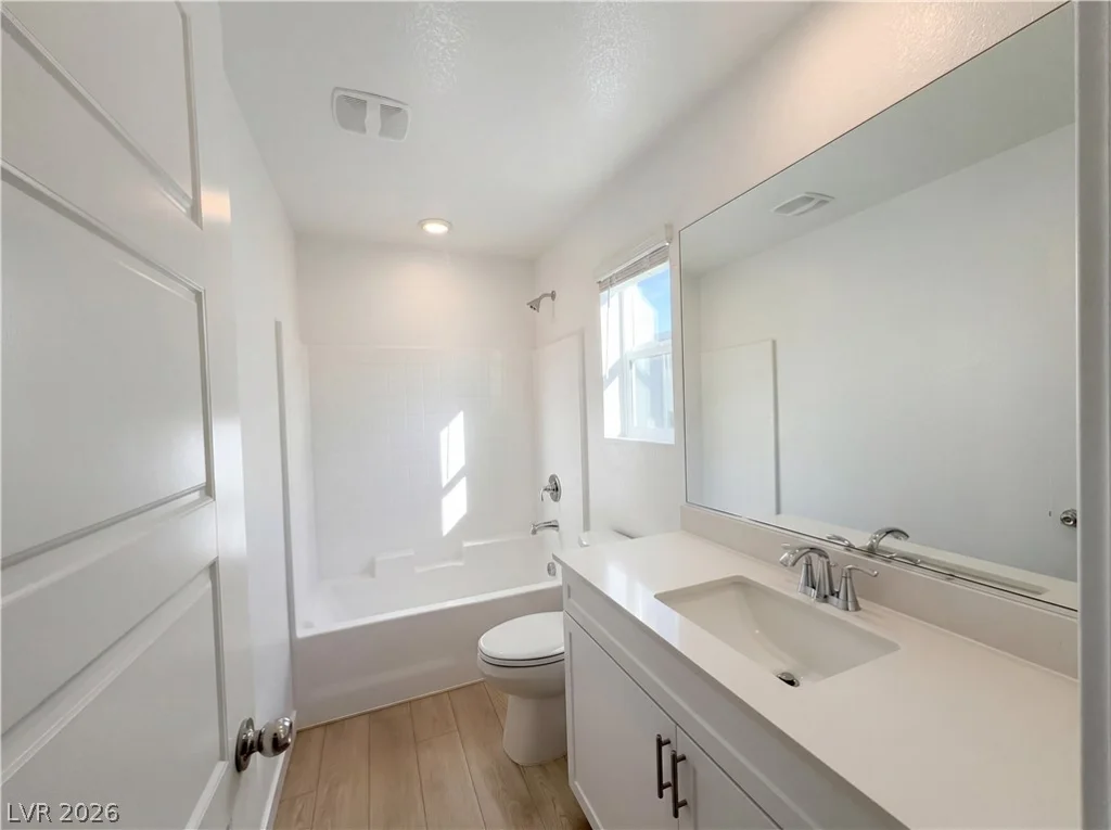 4242 Vivenda, Las Vegas, NV 89115