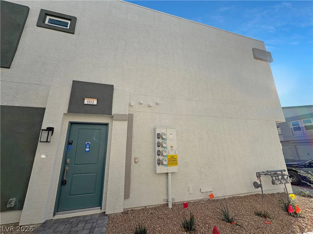 4242 Vivenda, Las Vegas, NV 89115