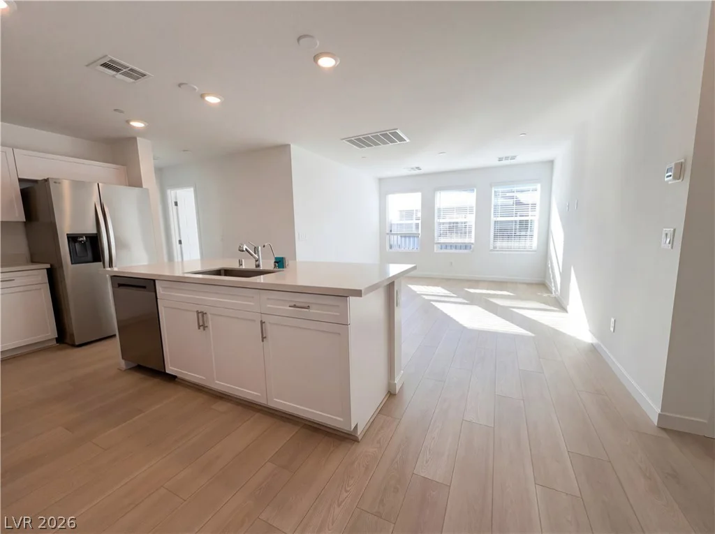 4242 Vivenda, Las Vegas, NV 89115