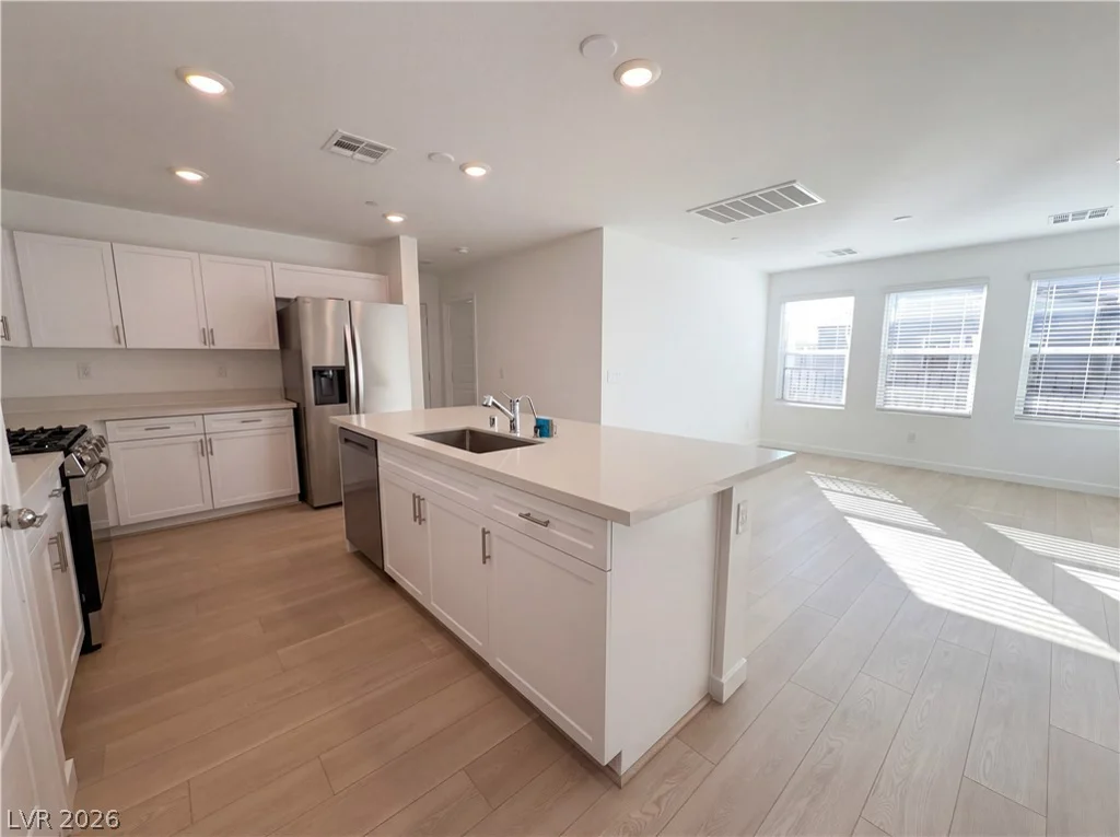 4242 Vivenda, Las Vegas, NV 89115