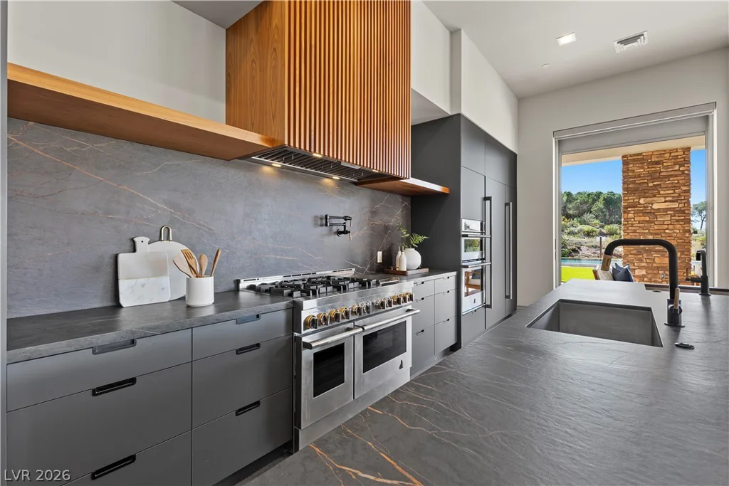 1 Costa Del Sol, Henderson, NV 89011