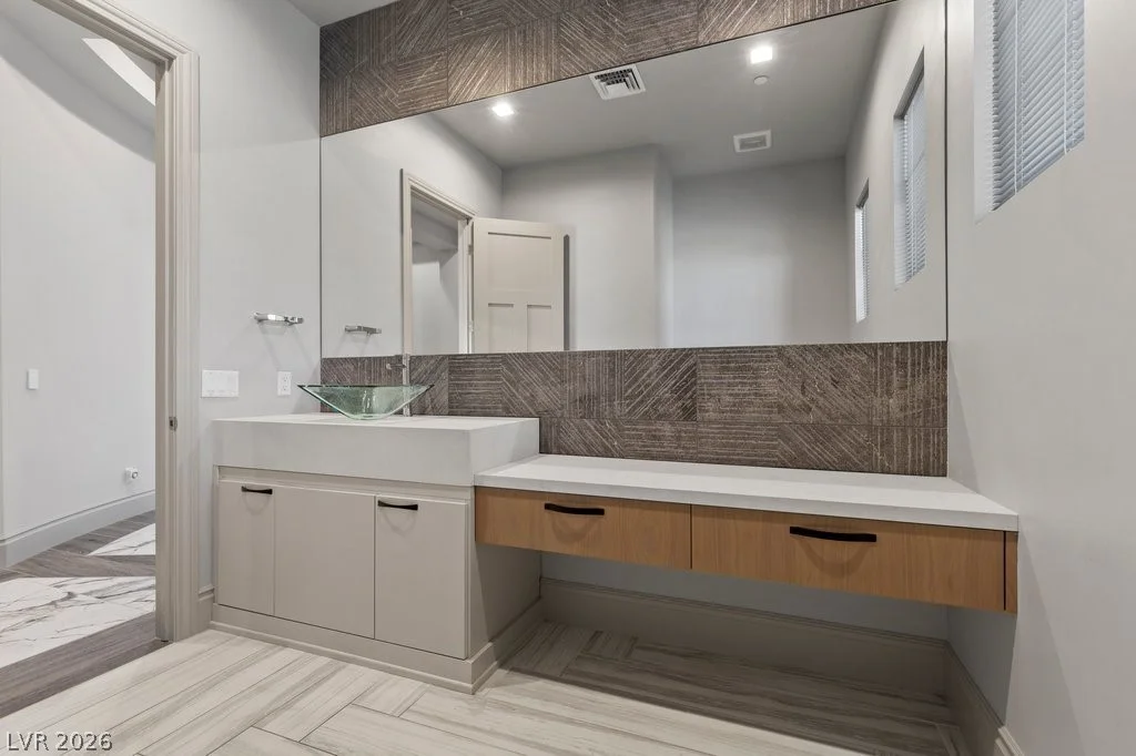 1 Costa Del Sol, Henderson, NV 89011
