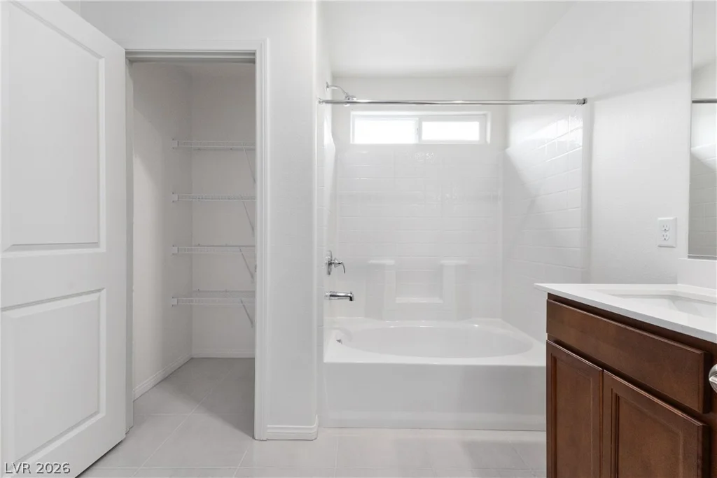10034 Sir Atlas, Las Vegas, NV 89148