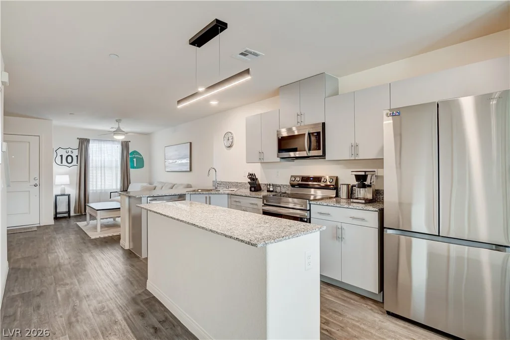 2945 White Selzter, Las Vegas, NV 89122