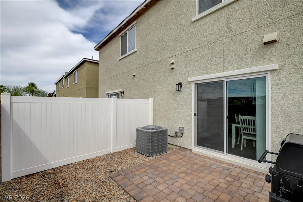 2945 White Selzter, Las Vegas, NV 89122