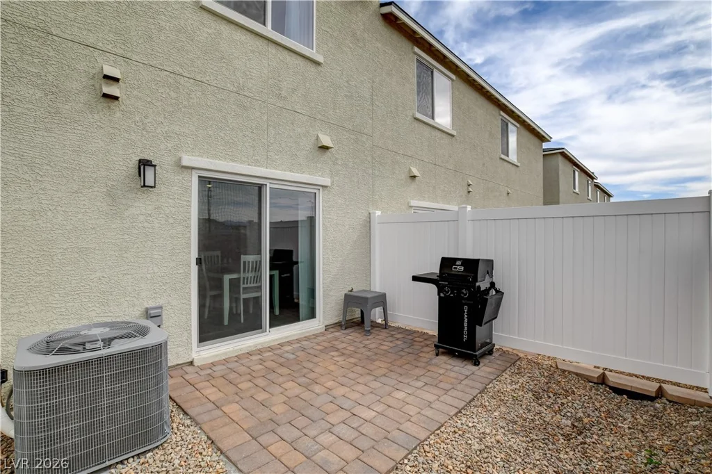 2945 White Selzter, Las Vegas, NV 89122