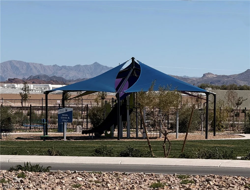 2945 White Selzter, Las Vegas, NV 89122