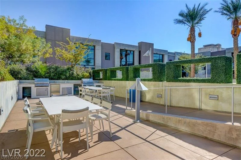 353 Bonneville, Las Vegas, NV 89101