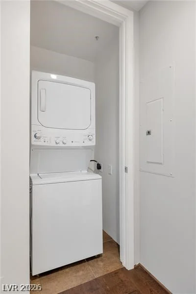 353 Bonneville, Las Vegas, NV 89101
