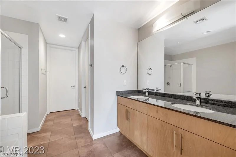 353 Bonneville, Las Vegas, NV 89101