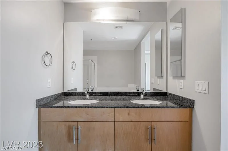 353 Bonneville, Las Vegas, NV 89101