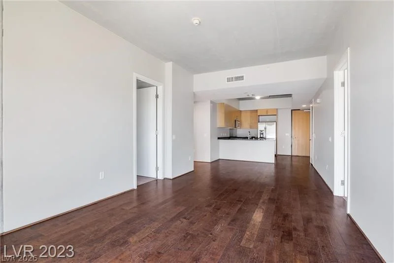 353 Bonneville, Las Vegas, NV 89101