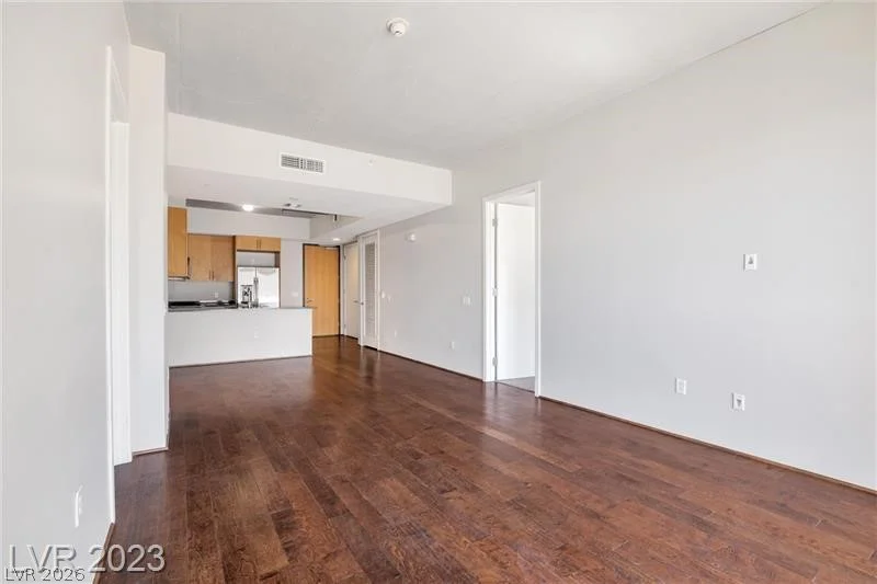 353 Bonneville, Las Vegas, NV 89101