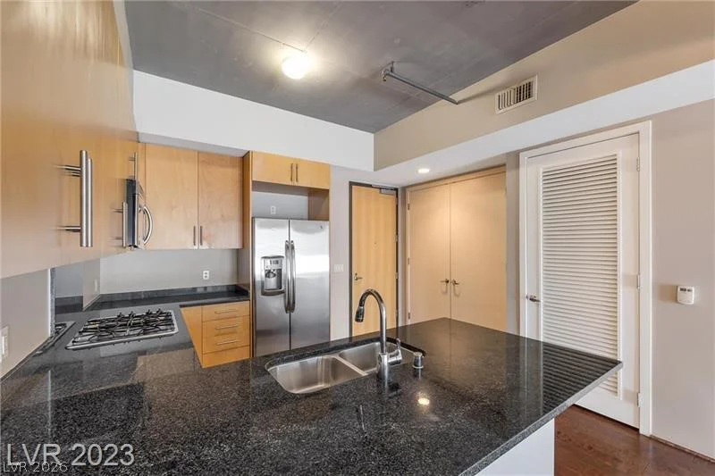 353 Bonneville, Las Vegas, NV 89101