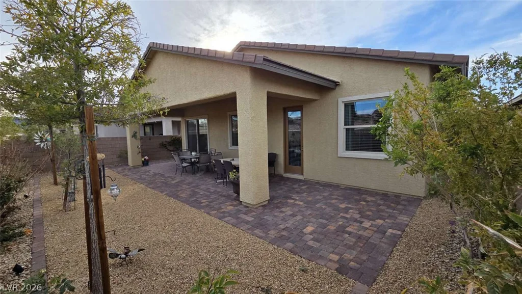 652 Longfeather, Henderson, NV 89011