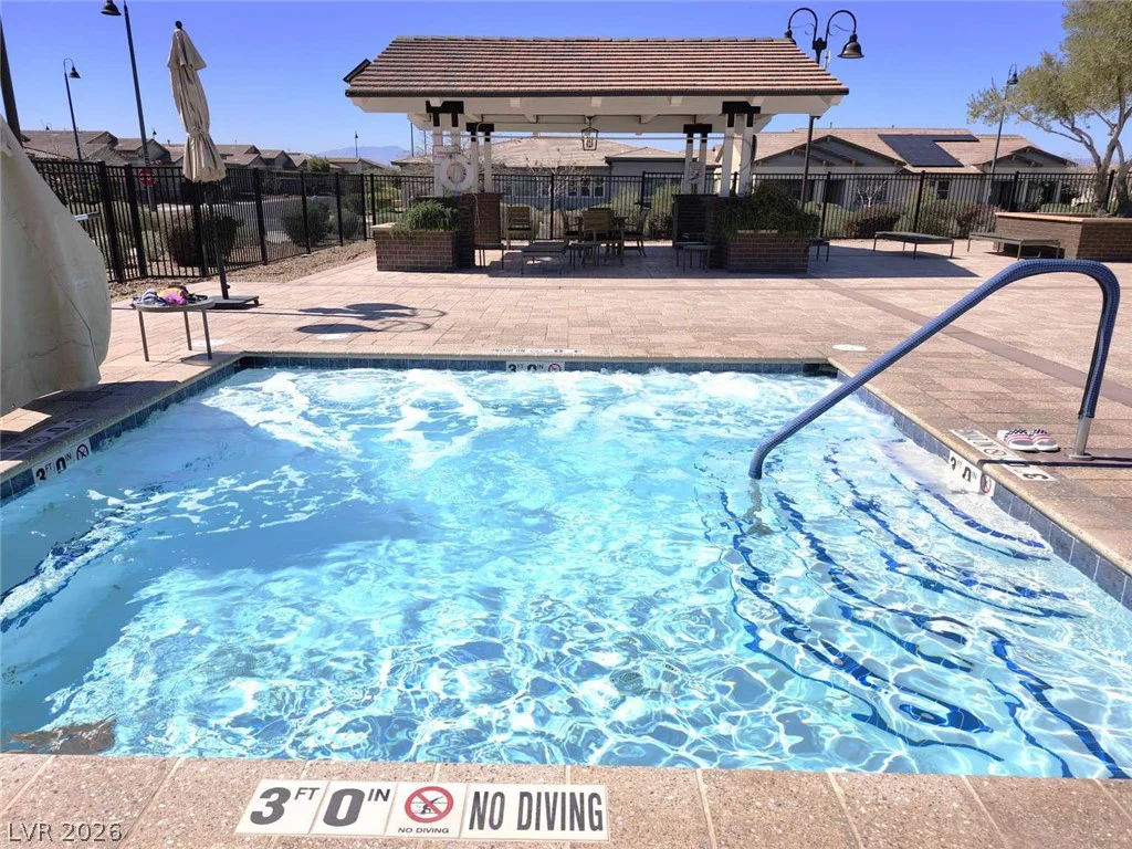 652 Longfeather, Henderson, NV 89011