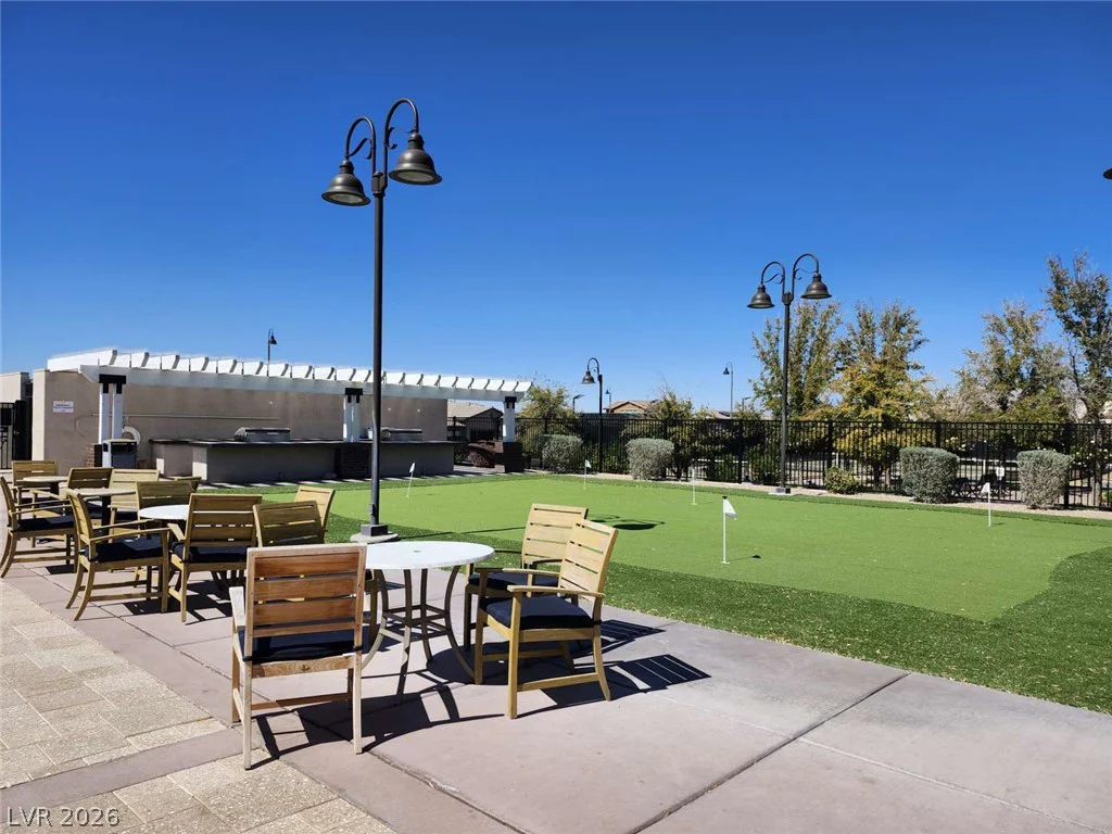 652 Longfeather, Henderson, NV 89011