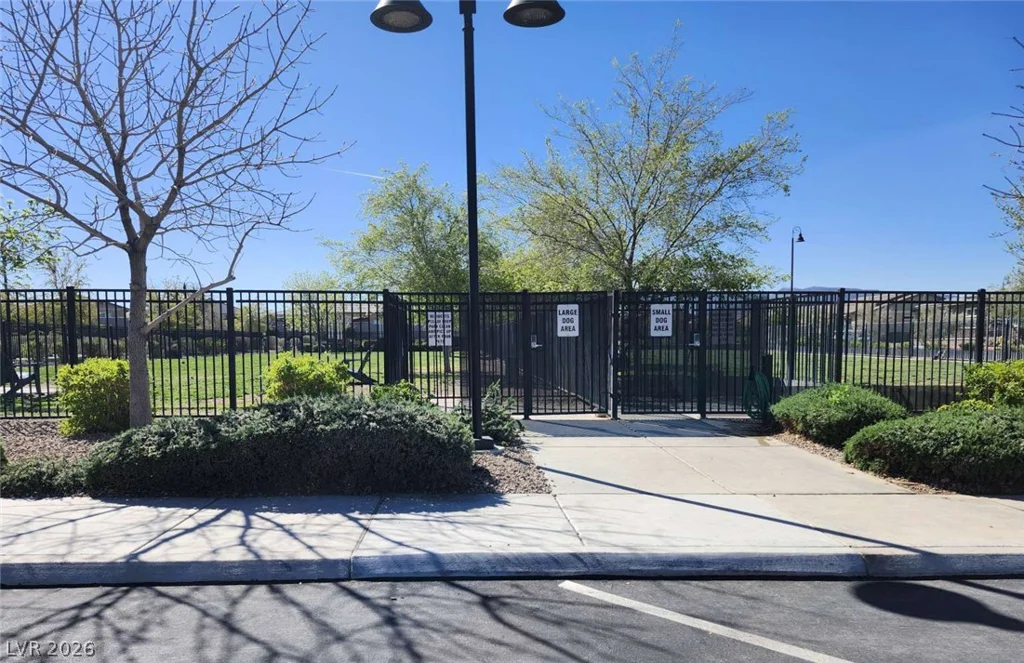 652 Longfeather, Henderson, NV 89011