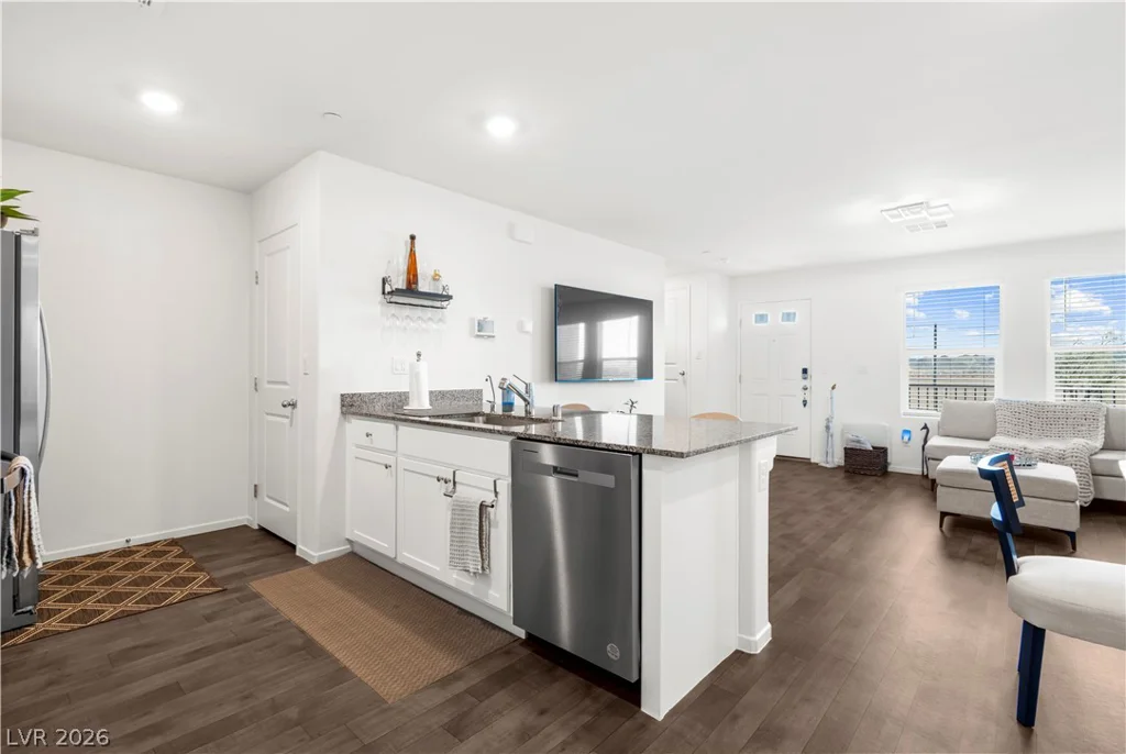 1128 Scarlet Sparrow, Henderson, NV 89011
