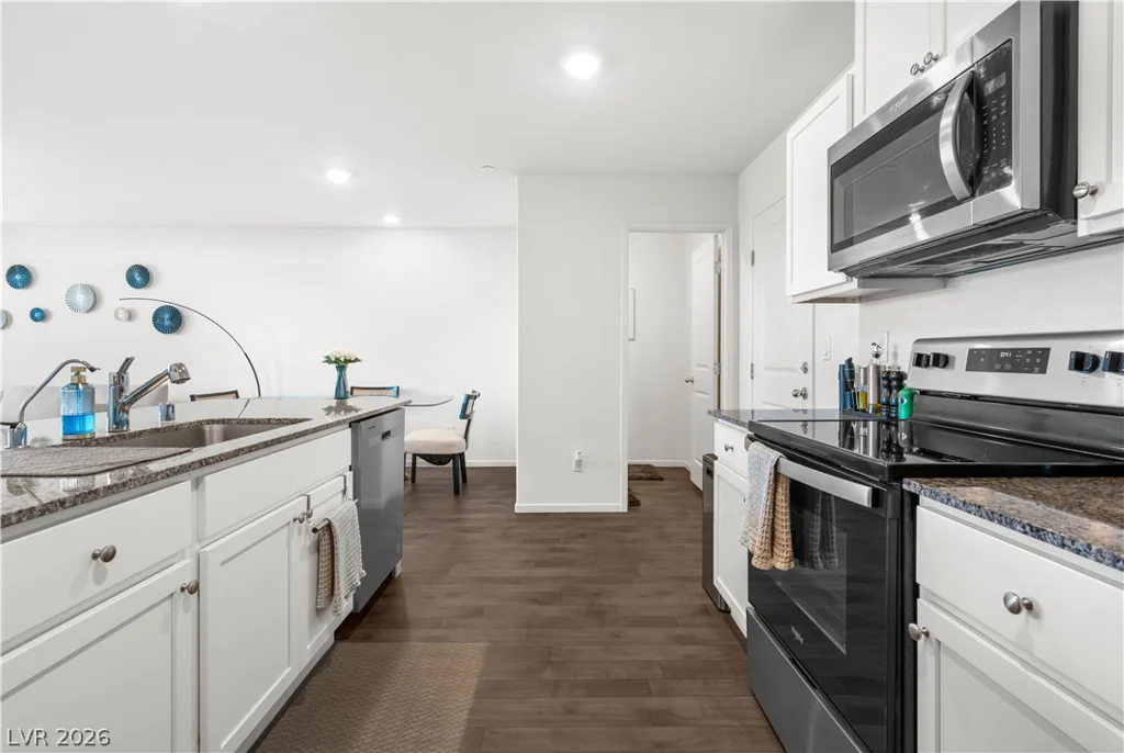 1128 Scarlet Sparrow, Henderson, NV 89011