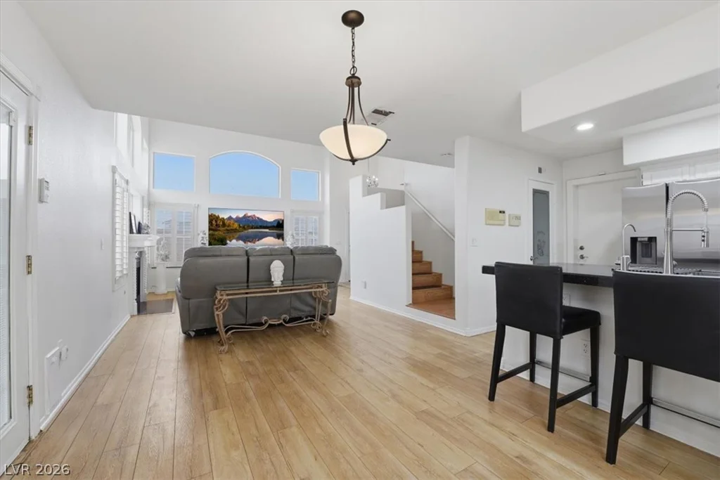 5251 Ladyhawk, Las Vegas, NV 89118