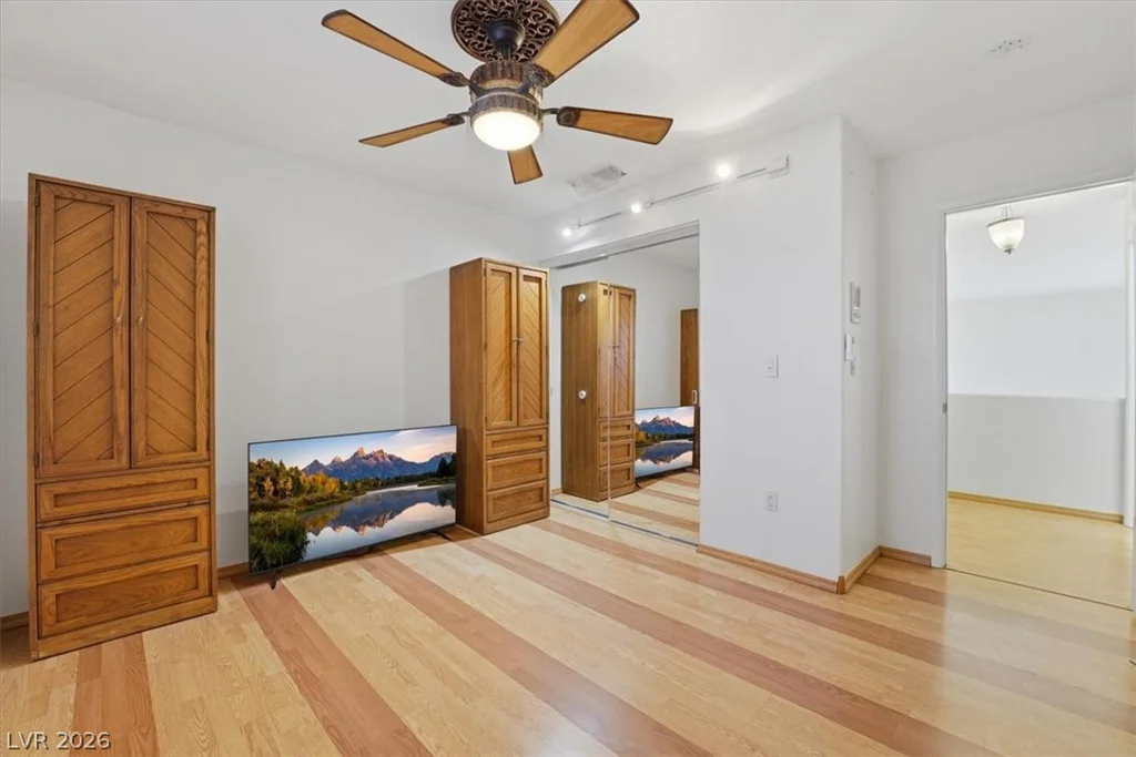 5251 Ladyhawk, Las Vegas, NV 89118