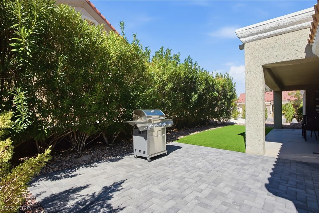 8817 Sandspring, Las Vegas, NV 89134