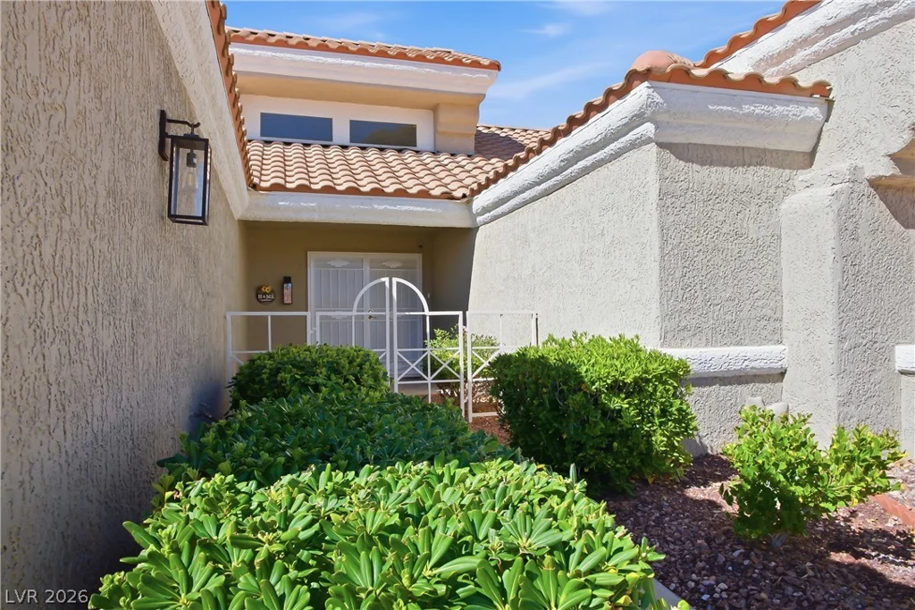 8817 Sandspring, Las Vegas, NV 89134