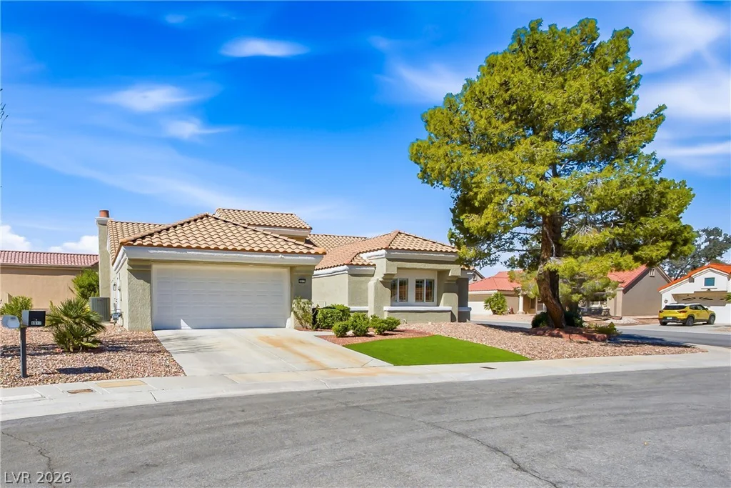 8817 Sandspring, Las Vegas, NV 89134